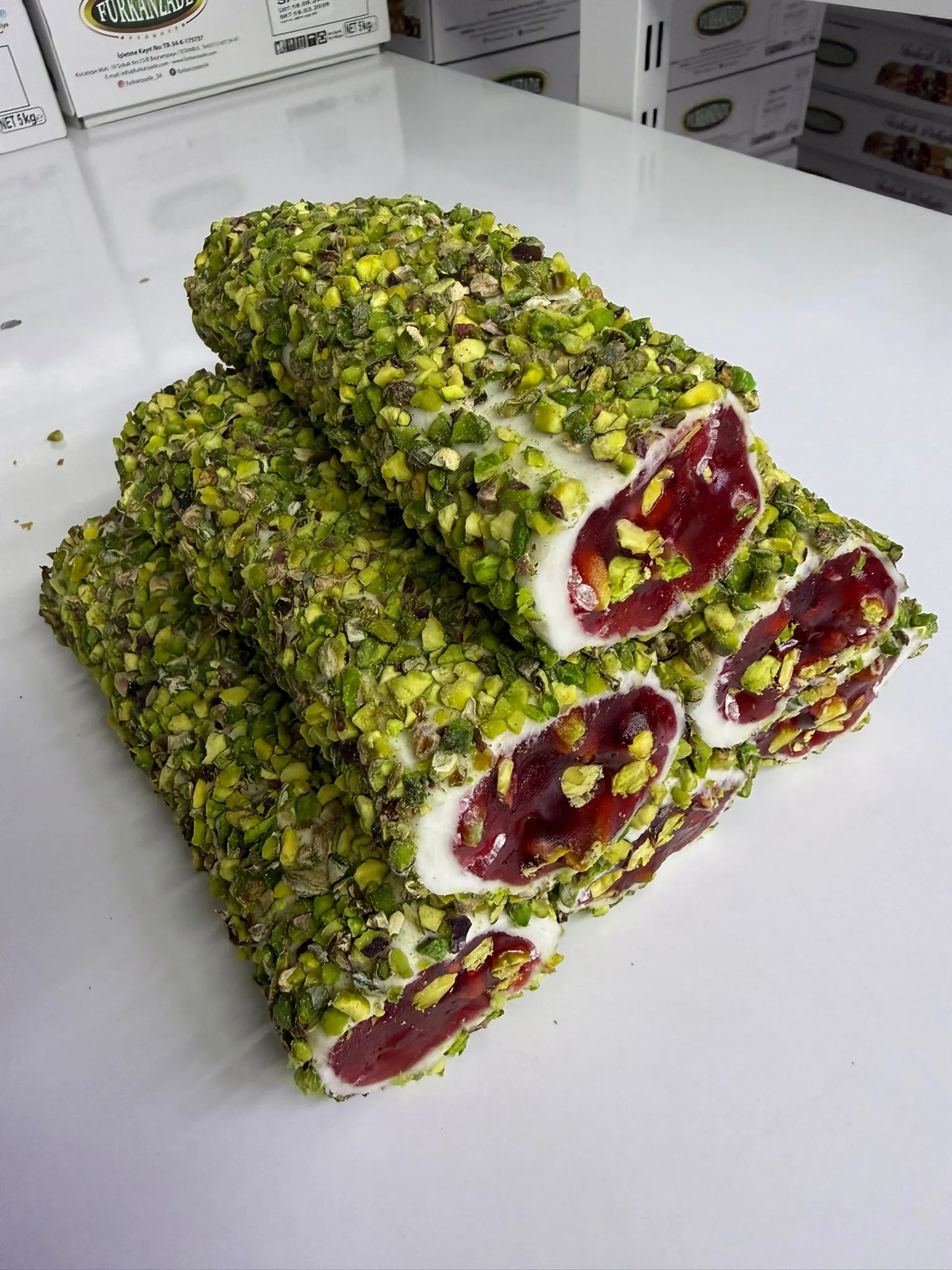 Ekşili Fıstıklı Helepo Sarma